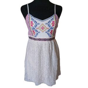 Flying Tomato Women's M Ivory Lace Aztec Print Mini Dress